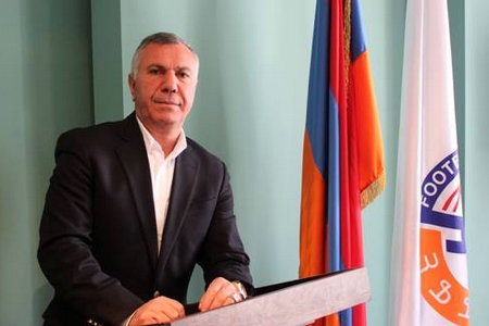 亚美尼亚官方宣布新帅人选